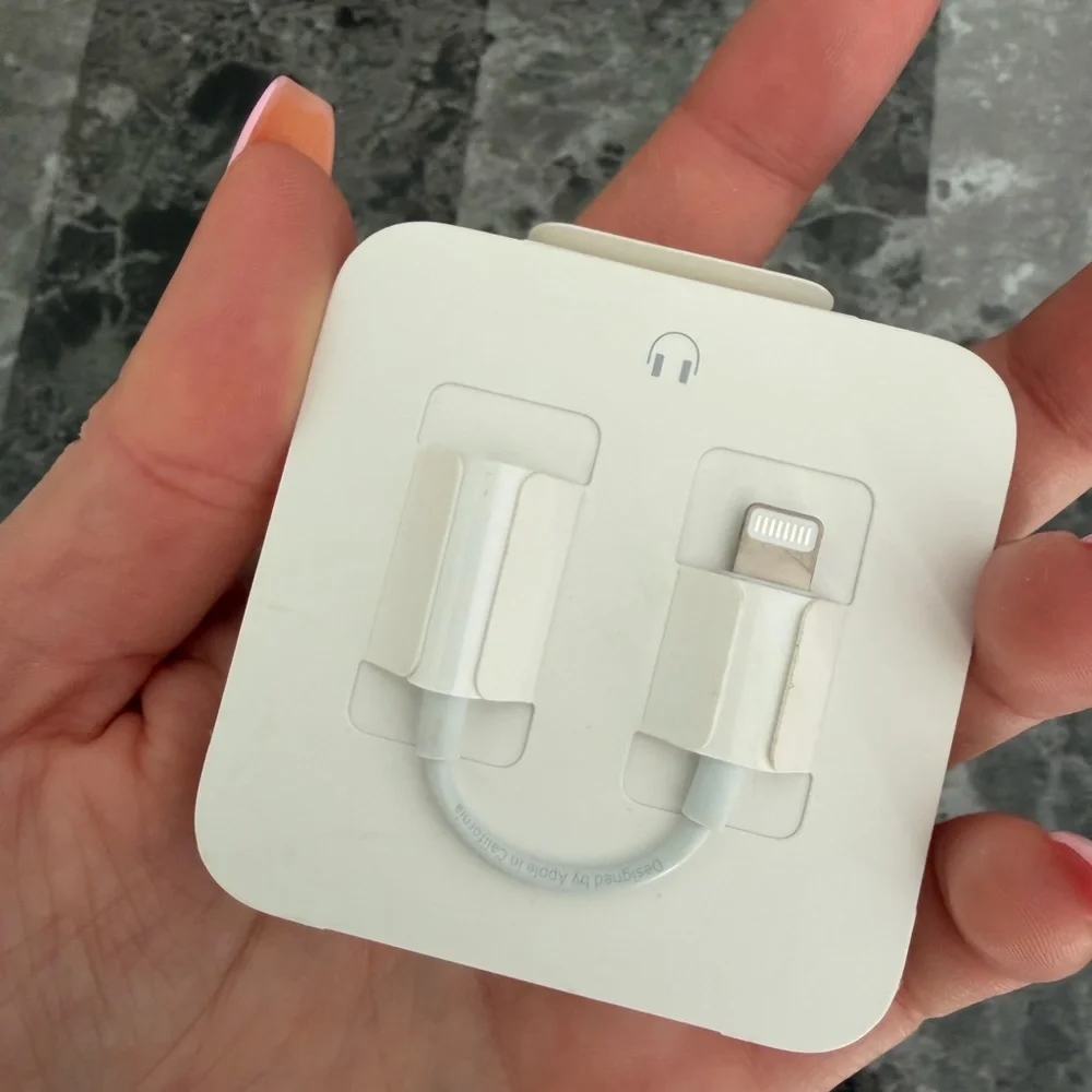 Apple earphones